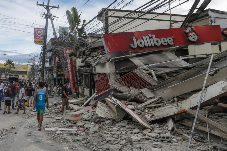 Deadly 7.8 Magnitude Earthquake Strikes Philippines, Killing at Least 37 and Injuring Hundreds